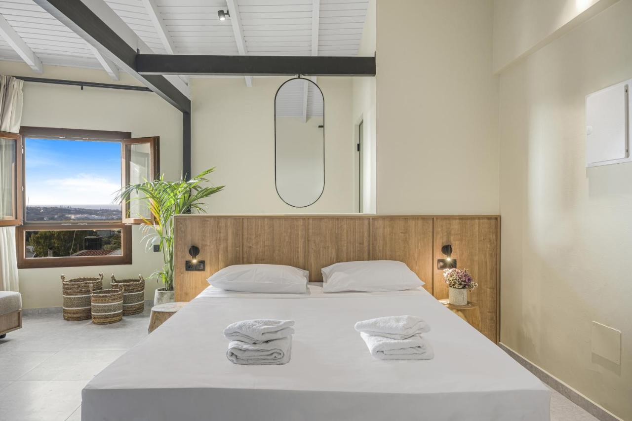 Achatis Suites Hersonissos  Bagian luar foto