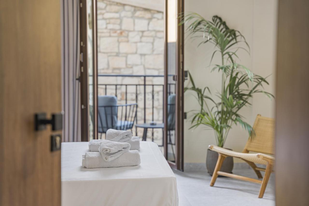 Achatis Suites Hersonissos  Bagian luar foto
